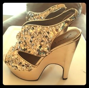 Ladies shoes